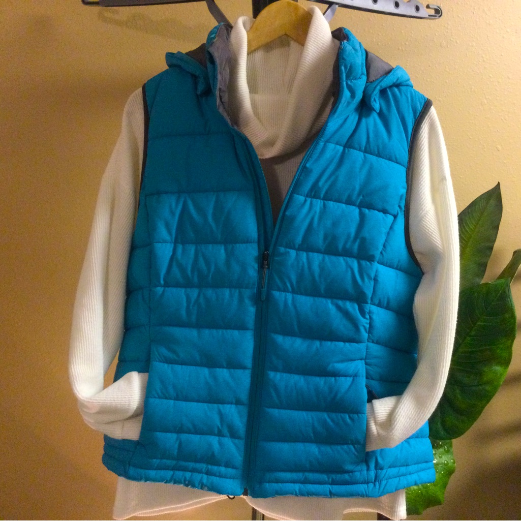 Tangerine Hooded Puffer Vest Sz Xl